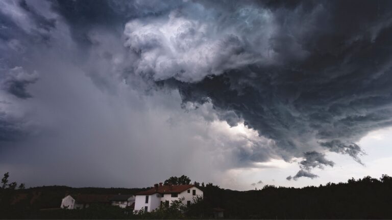 Central Florida Storm Season Can Deliver Water Damage & Mold